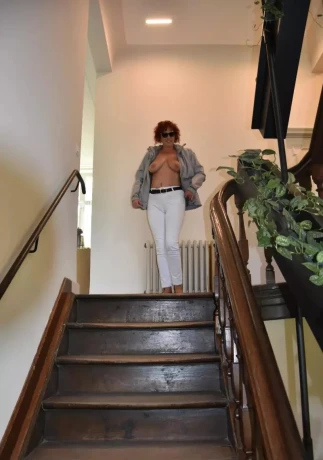Vlaamse Bi Milf En Airco Staat Aan