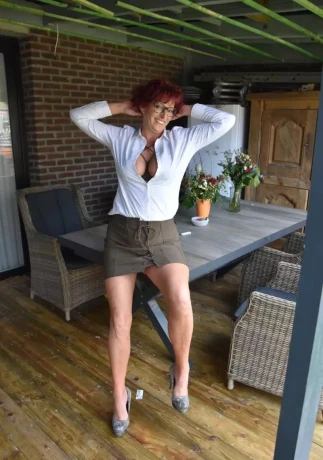 Vlaamse Bi Milf En Airco Staat Aan