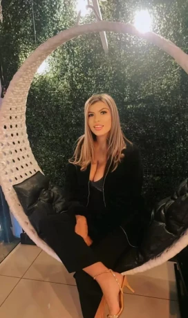 Pamela Hot