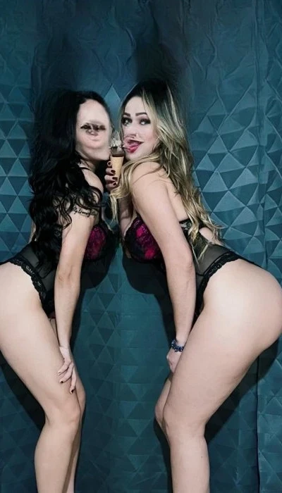 Isis & Amanda "duo with girl"