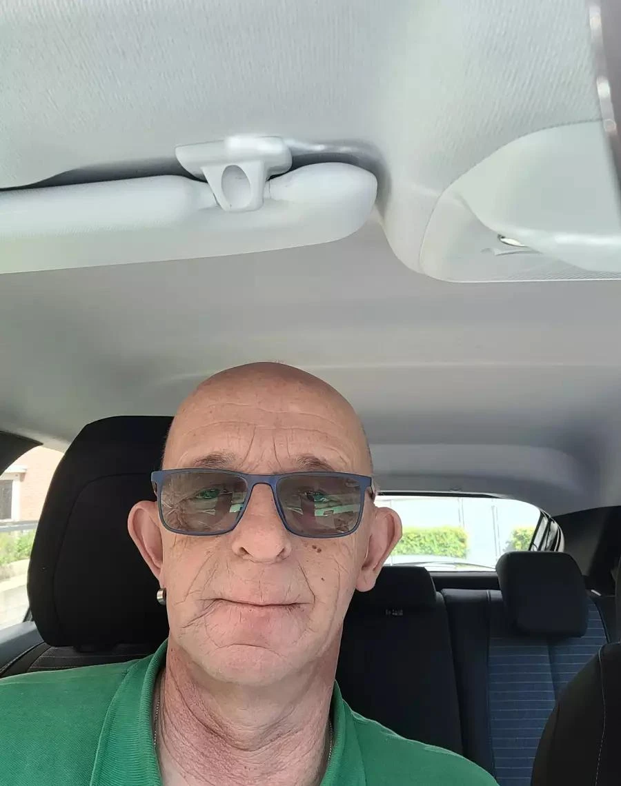Deze High Quality Male Escorte