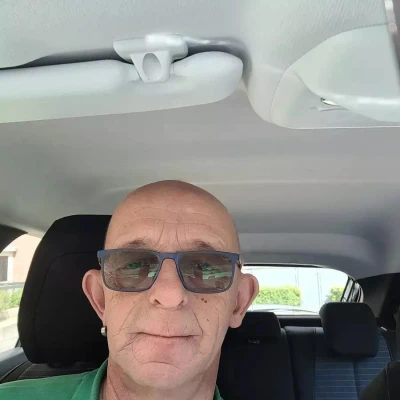 Deze High Quality Male Escorte