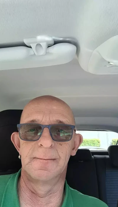 Deze High Quality Male Escorte